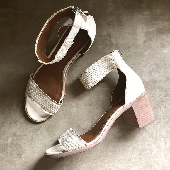 Frye Bianca Woven Back Zip Heeled Sandal Ivory Off White Size 9.5 - Picture 14 of 14